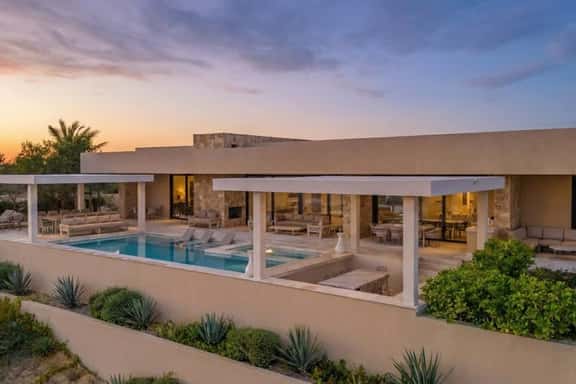 Luxury Contemporary Haven in Diamante - Image 1