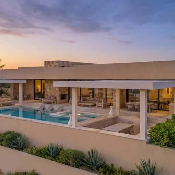 Luxury Contemporary Haven in Diamante - Image 1