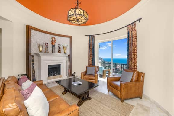 Unique Renovated Montecristo 3 BR Villa at Quivira - Image 4