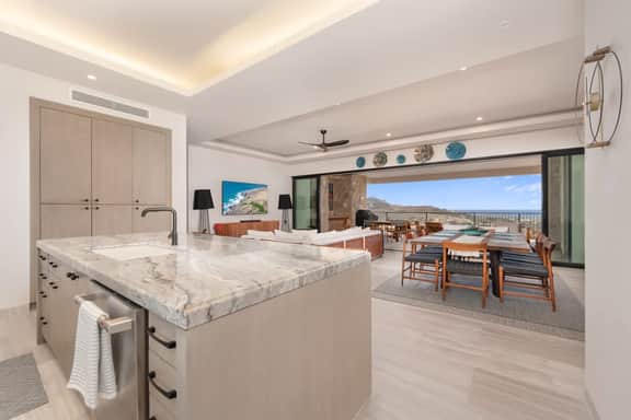 Serene Shores. Elegant 3BR Escape with Golf cart - Image 4