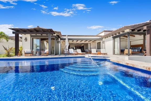 Ritzy 5 BR Villa at Quivira - Image 1